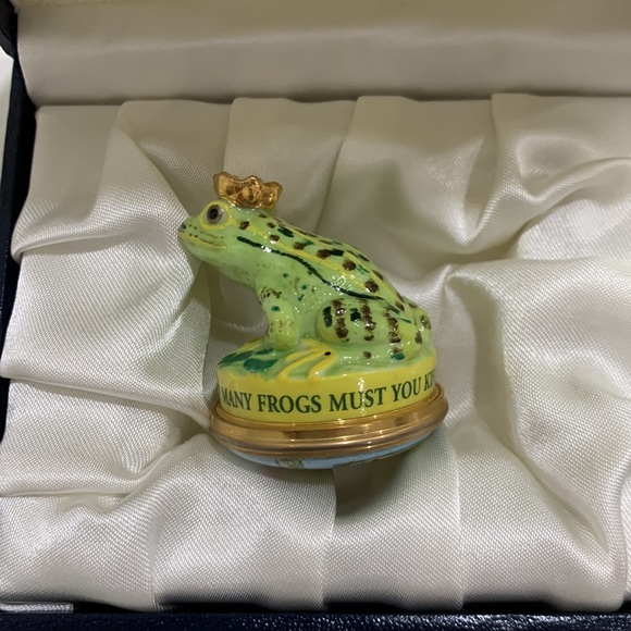 Trinket Box: Enamel Halycon Days Frog Prince - Picture 4 of 12